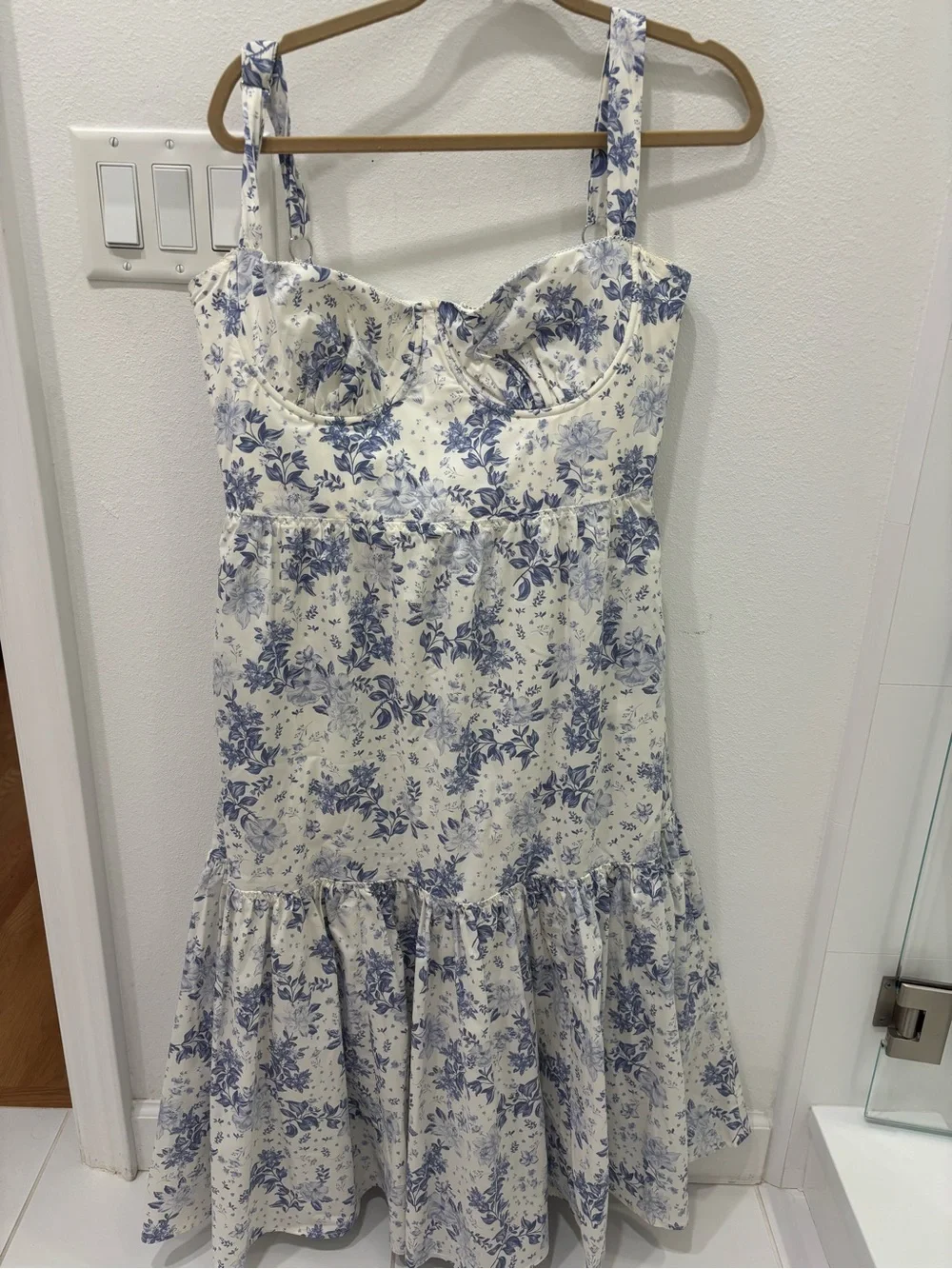 Elia Floral Stretch Cotton Blend Corset Sundress (Fits like large) - Picture 3 of 4